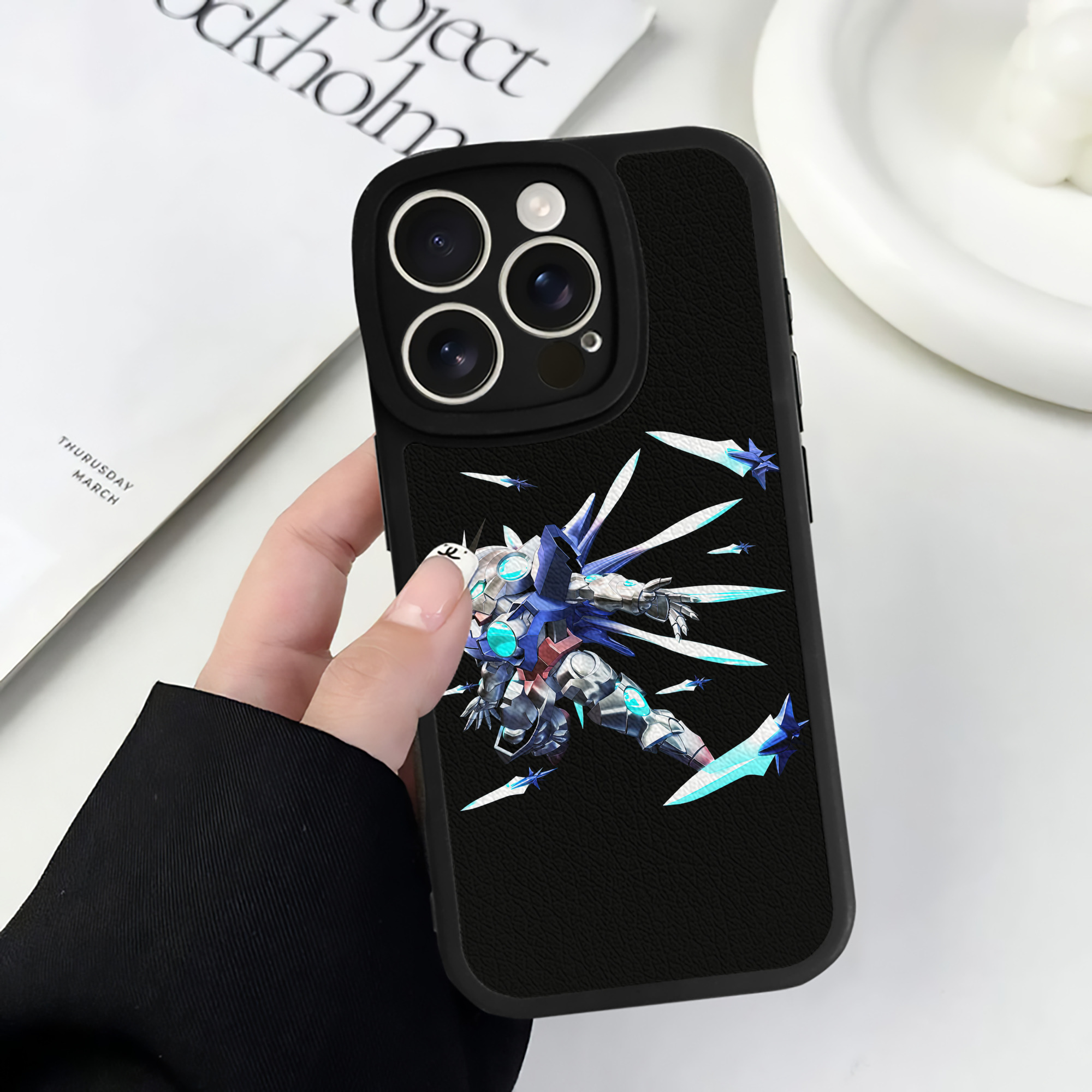 （画像用） 機動戦士ガンダム Mobile Suit Gundam 【iPhone 16シリーズ対応】シリコンスマホケース（レザー調） 材質：シリコン